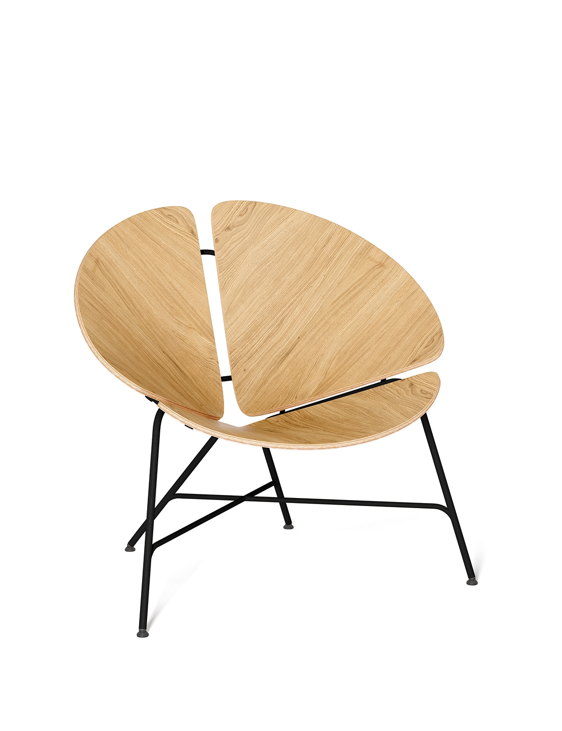 alt="Designer-Sessel aus drei Sperrholzschalen mit schwarzem Gestell
