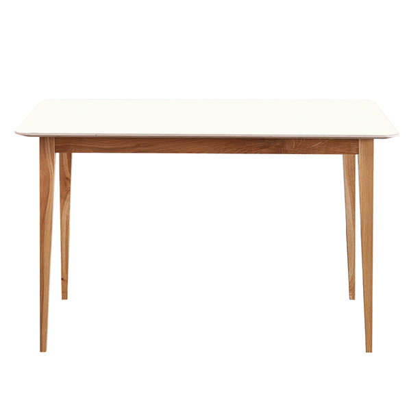 Eleganter minimalistischer Esstisch mit warmem Holz und cremefarbener Tischplatte