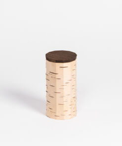 minimalistischer Hocker oder Beistelltisch aus Birkenholz mit schwarzen Rindenmuster-Markierungen