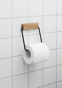moderner Toilettenpapierhalter aus Holz und Metall für minimalistisches Design