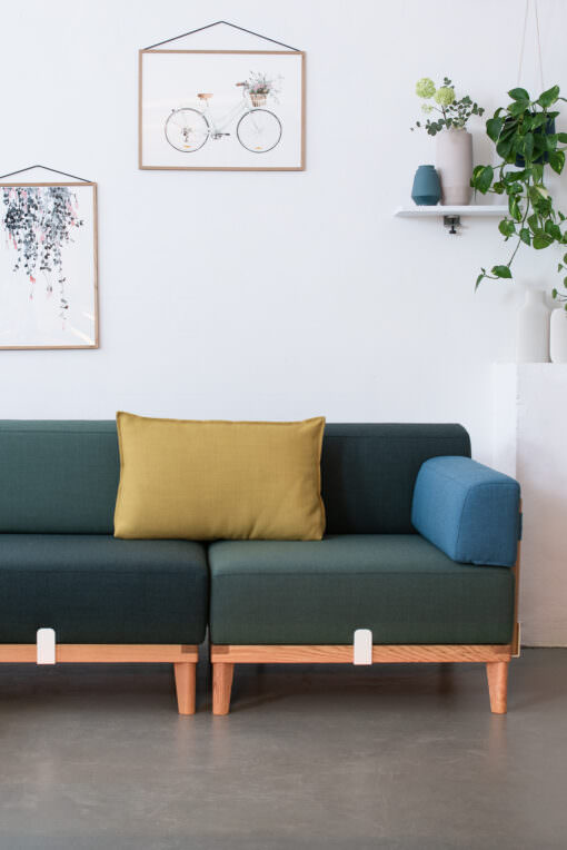 Gemütliches modulares Sofa aus Holz: Lokaldesign Hamburg