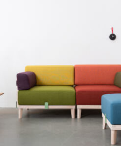 Modulares Sofakonzept aus Holz: Flexibilität für jeden Raum