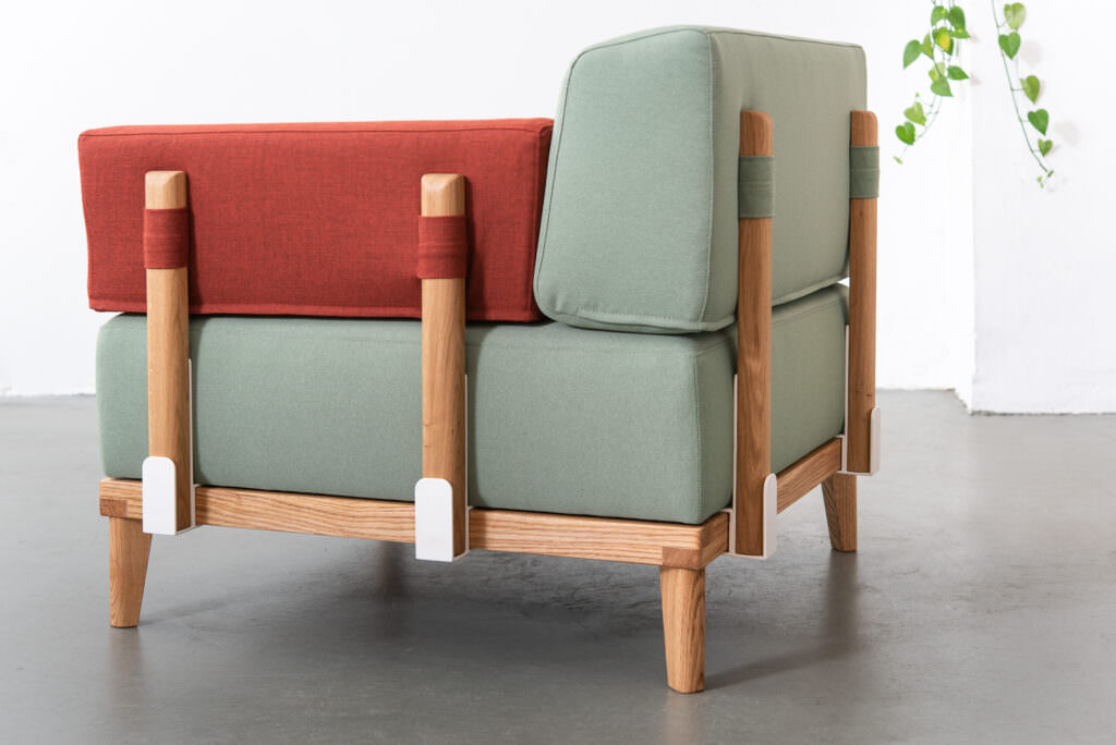 Lokaldesign Hamburg: Flexibles Holzsofa für moderne Wohnräume