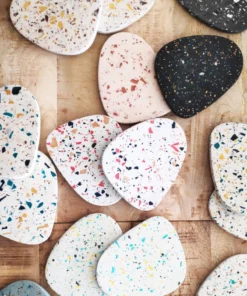 Untersetzer aus Terrazzo in verschiedenen Farben