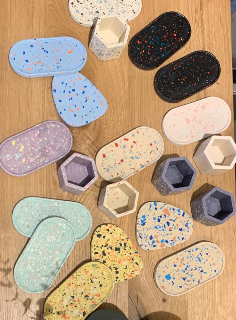 Bunte Terrazzo-Behälter in verschiedenen Formen und Farben für kreativen Workshop – Design, Wohnaccessoires, Hamburg,
