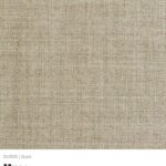 Cremefarbene textile Wandfläche im Interior, vermittelt harmonische, nachhaltige Einrichtung und Designmöbel im Hamburger