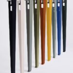 Bunte Tischbeine aus nachhaltigen Materialien in Blau, Orange und Grün, neue Farbpalette 2025 – Designmöbel Interior