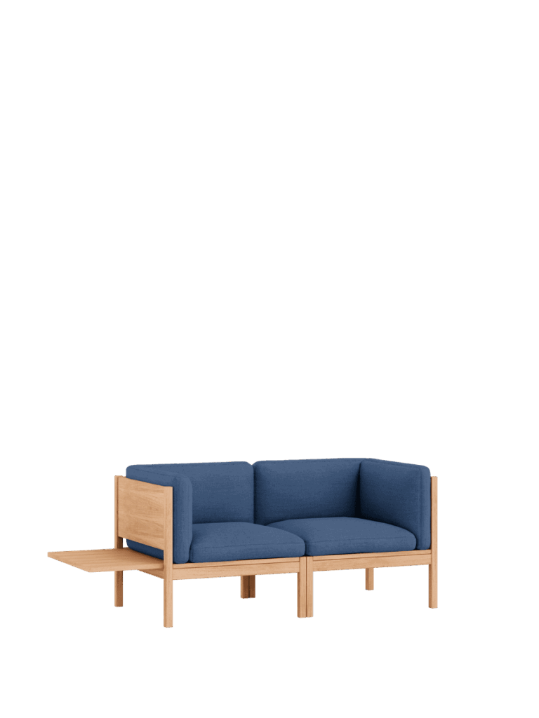 Modernes Designsofa mit Holzgestell, Eichenholz und marineblauem Polsterstoff – minimalistisch, seitliche Holzpaneele,