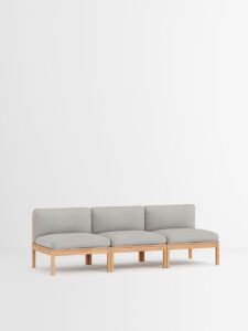 Modulares 3‑Sitter Designmöbel-Sofa aus Holz und Leder, neutrales nachhaltiges Interior für Einrichtung in Hamburg