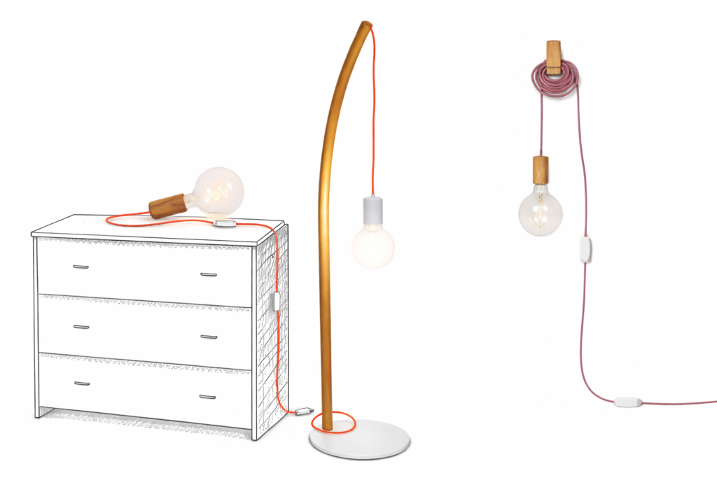 Moderne Designleuchten mit Holz und farbigen Textilkabeln in minimalistischer Raumgestaltung für nachhaltiges, hochwertiges