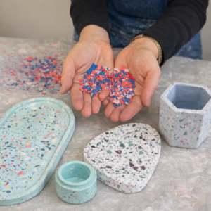 Terrazzo Wohnaccessoires in Pastellfarben mit Tablett Schale und Untersetzer für nachhaltiges Design in Hamburg